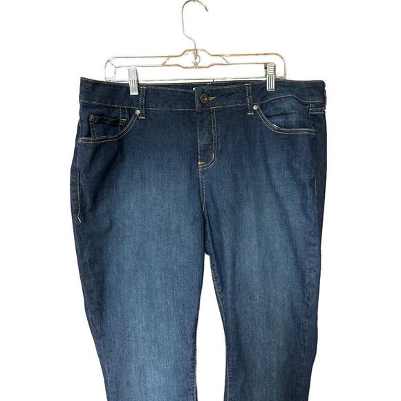 Torrid Denim Curvy Skinny We Swear by Fit 16R dark wash blue jean comfortable - Picture 2 of 9